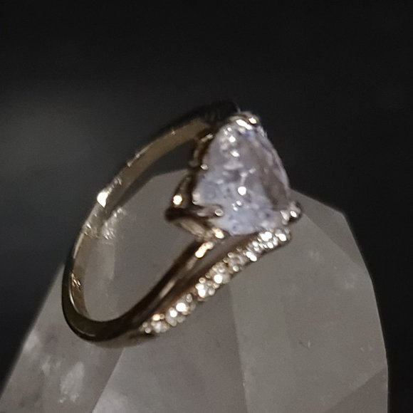 Beautiful crystal heart gold plated ring - Picture 4 of 5